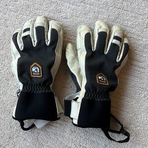 Mens hestra ski gloves 10 (like a men’s large)